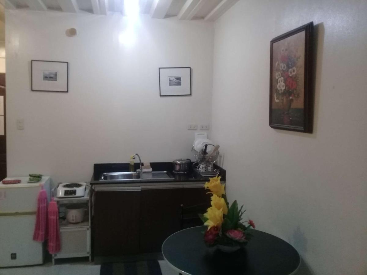 Ekonumi Rooms At Moonwalk Paranaque Paranaque City Extérieur photo